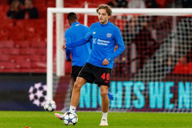 Ferdinand Pohl, Şampiyonlar Ligi faz maçında SL Benfica ve Bayer 04 Leverkusen (Maciej Rogowski / Ball Raw Images) arasında görüldü)