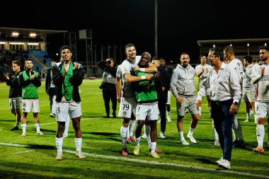 Atanas Chernev ve Jefferson Encada, Liga Portekiz maçı sırasında Estadio Belediyesi Rio Maior 'da Casa Pia ve CF Estrela Amadora takımları arasında görüldü (Maciej Rogowski / Ball Raw Images)