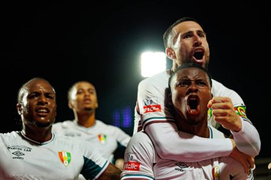 Jovane Cabral, Joao Kikas ve Sidny Lopes Cabral, Estadio Belediyesi Rio Maior 'daki (Maciej Rogowski / Ball Raw Images) Casa Pia ve CF Estrela Amadora takımları arasında oynanan Liga Portekiz maçında gol attıktan sonra kutlama yaparken görüldü.)