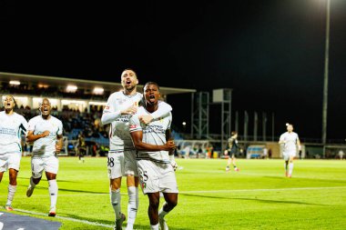 Joao Kikas ve Sidny Lopes Cabral, Estadio Belediyesi Rio Maior 'daki (Maciej Rogowski / Ball Raw Images) Casa Pia ve CF Estrela Amadora takımları arasındaki Liga Portekiz maçında gol attıktan sonra kutlama yaparken görüldü.)