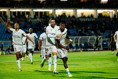 Joao Kikas ve Sidny Lopes Cabral, Estadio Belediyesi Rio Maior 'daki (Maciej Rogowski / Ball Raw Images) Casa Pia ve CF Estrela Amadora takımları arasındaki Liga Portekiz maçında gol attıktan sonra kutlama yaparken görüldü.)