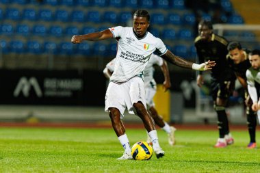 Sidny Lopes Cabral, Liga Portekiz maçı sırasında Estadio Belediyesi Rio Maior 'da Casa Pia ve CF Estrela Amadora takımları arasında görüldü (Maciej Rogowski / Ball Raw Images)