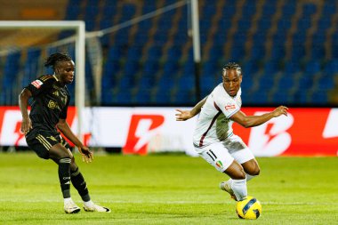 Liga Portekiz maçında Estadio Belediyesi Rio Maior 'da oynayan Casa Pia ve CF Estrela Amadora (Maciej Rogowski / Ball Raw Images) takımları arasında Renato Nhaga ve Jovane Cabral görüldü.)