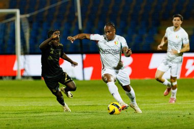 Liga Portekiz maçında Estadio Belediyesi Rio Maior 'da oynayan Casa Pia ve CF Estrela Amadora (Maciej Rogowski / Ball Raw Images) takımları arasında Renato Nhaga ve Jovane Cabral görüldü.)