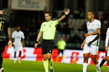 Estadio Belediyesi Rio Maior 'da Casa Pia ve CF Estrela Amadora takımları arasında oynanan Liga Portekiz maçı sırasında Helder Malheiro görüldü (Maciej Rogowski / Ball Raw Images)