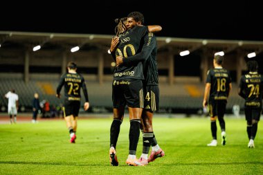 Cassiano ve Iyad Mohamed, Estadio Belediyesi Rio Maior 'daki (Maciej Rogowski / Ball Raw Images) Casa Pia ve CF Estrela Amadora takımları arasında oynanan Liga Portekiz maçında gol attıktan sonra kutlama yaparken görüldü.)