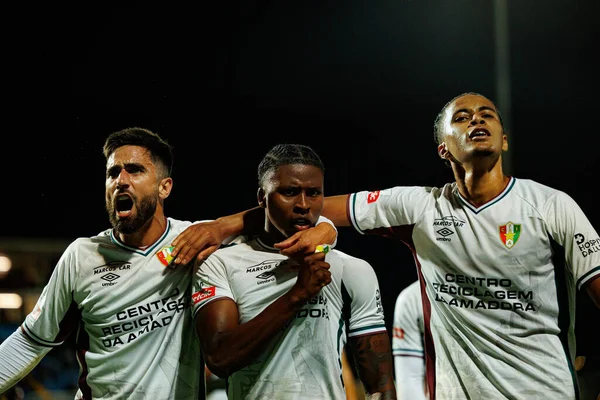 Rodrigo Pinho, Sidny Lopes Cabral ve Oumar Ngom, Estadio Belediyesi Rio Maior 'daki (Maciej Rogowski / Ball Raw Images) Casa Pia ve CF Estrela Amadora takımları arasında oynanan Liga Portekiz maçında gol attıktan sonra kutlama yaparken görüldü.)