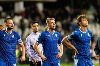 Mateusz Skrzypczak, Rayo Vallecano ve Lech Poznan (Maciej Rogowski / Ball Raw Images) takımları arasında oynanan UEFA Konferans Ligi faz oyunu sırasında görüldü)
