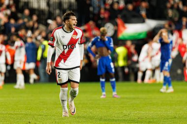 Andrei Ratiu UEFA Konferans Ligi faz oyunu sırasında Rayo Vallecano ve Lech Poznan (Maciej Rogowski / Ball Raw Images) takımları arasında görüldü)