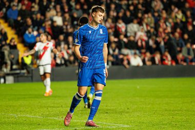 Kornel Lisman UEFA Konferans Ligi faz oyunu sırasında Rayo Vallecano ve Lech Poznan (Maciej Rogowski / Ball Raw Images) takımları arasında görüldü)