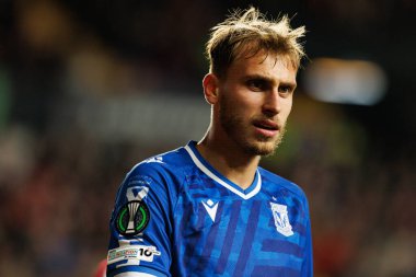 Michal Gurgul UEFA Konferans Ligi faz oyunu sırasında Rayo Vallecano ve Lech Poznan (Maciej Rogowski / Ball Raw Images) takımları arasında görüldü)