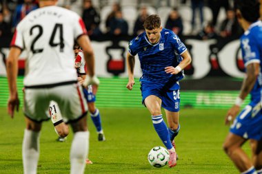 Kornel Lisman UEFA Konferans Ligi faz oyunu sırasında Rayo Vallecano ve Lech Poznan (Maciej Rogowski / Ball Raw Images) takımları arasında görüldü)