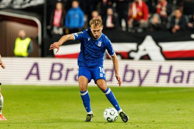 Michal Gurgul UEFA Konferans Ligi faz oyunu sırasında Rayo Vallecano ve Lech Poznan (Maciej Rogowski / Ball Raw Images) takımları arasında görüldü)