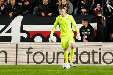 Bartosz Mrozek, Rayo Vallecano ve Lech Poznan (Maciej Rogowski / Ball Raw Images) takımları arasında oynanan UEFA Konferans Ligi faz maçında görüldü)