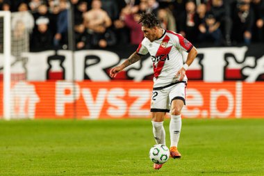 Alfonso Espino, Rayo Vallecano ve Lech Poznan (Maciej Rogowski / Ball Raw Images) takımları arasında UEFA Konferans Ligi faz oyunu sırasında görüldü)