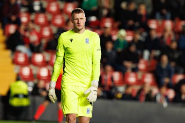 Bartosz Mrozek, Rayo Vallecano ve Lech Poznan (Maciej Rogowski / Ball Raw Images) takımları arasında oynanan UEFA Konferans Ligi faz maçında görüldü)