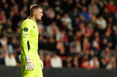 Bartosz Mrozek, Rayo Vallecano ve Lech Poznan (Maciej Rogowski / Ball Raw Images) takımları arasında oynanan UEFA Konferans Ligi faz maçında görüldü)