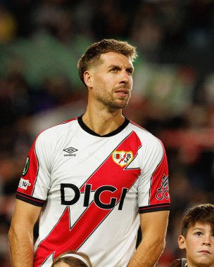 Florian Lejeune, Rayo Vallecano ve Lech Poznan (Maciej Rogowski / Ball Raw Images) takımları arasında oynanan UEFA Konferans Ligi faz oyunu sırasında görüldü)