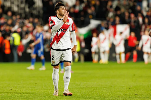 Andrei Ratiu UEFA Konferans Ligi faz oyunu sırasında Rayo Vallecano ve Lech Poznan (Maciej Rogowski / Ball Raw Images) takımları arasında görüldü)