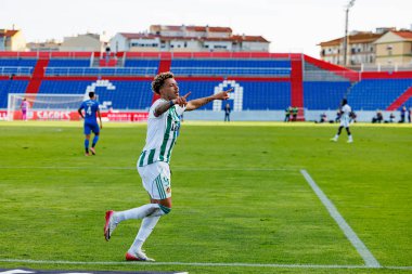 Clayton Silva, FC Alverca ve Rio Ave FC (Maciej Rogowski / Ball Raw Images) takımları arasında oynanan Liga Portekiz maçında gol attıktan sonra kutlama yaparken görülüyor.)