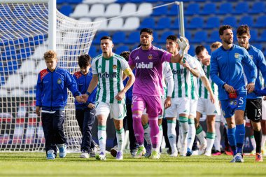 FC Alverca ve Rio Ave FC (Maciej Rogowski / Ball Raw Images) takımları arasında oynanan Liga Portekiz maçında her iki takımın oyuncuları)