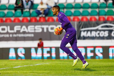 Kaique Pereira, CF Estrela Amadora ve CD Nacional (Maciej Rogowski / Ball Raw Images) takımları arasında Liga Portekiz maçında görüldü.)