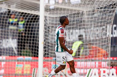 Sidny Lopes Cabral, CF Estrela Amadora ve CD Nacional (Maciej Rogowski / Ball Raw Images) takımları arasında oynanan Liga Portekiz maçında Ogal attıktan sonra kutlama yaparken görüldü.)