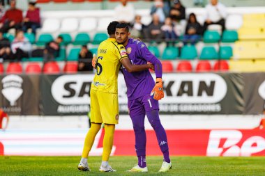 Matheus Dias ve Kaique Pereira, Liga Portekiz maçı sırasında CF Estrela Amadora ve CD Nacional (Maciej Rogowski / Ball Raw Images) takımları arasında görüldü.)