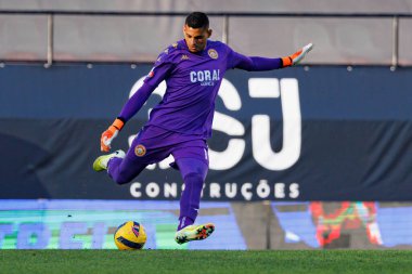Kaique Pereira, CF Estrela Amadora ve CD Nacional (Maciej Rogowski / Ball Raw Images) takımları arasında Liga Portekiz maçında görüldü.)