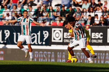 Francisco Goncalves ve Marcus Abraham Liga Portekiz maçı sırasında CF Estrela Amadora ve CD Nacional (Maciej Rogowski / Ball Raw Images)