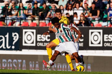 Francisco Goncalves ve Marcus Abraham Liga Portekiz maçı sırasında CF Estrela Amadora ve CD Nacional (Maciej Rogowski / Ball Raw Images)