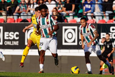 Francisco Goncalves ve Marcus Abraham Liga Portekiz maçı sırasında CF Estrela Amadora ve CD Nacional (Maciej Rogowski / Ball Raw Images)