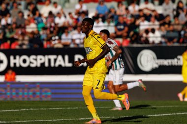 Witi Witiness Quembo Liga Portekiz maçı sırasında CF Estrela Amadora ve CD Nacional takımları arasında görüldü (Maciej Rogowski / Ball Raw Images)