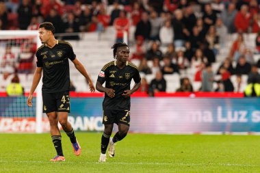 David Sousa ve Renato Nhaga, Liga Portekiz maçında SL Benfica ve Casa Pia AC (Maciej Rogowski / Ball Raw Images) arasında gol üstüne gol atarken görüldü.)