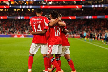 Vangelis Pavlidis, Gianluca Prestianni ve Leandro Barreiro, Liga Portekiz maçında SL Benfica ile Casa Pia AC (Maciej Rogowski / Ball Raw Images)