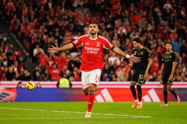 Vangelis Pavlidis, SL Benfica ile Casa Pia AC (Maciej Rogowski / Ball Raw Images) arasında oynanan Liga Portekiz maçında gol attıktan sonra kutlama yaparken görülüyor.)