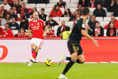 Fredrik Aursnes, Liga Portekiz maçı sırasında SL Benfica ve Casa Pia AC (Maciej Rogowski / Ball Raw Images)
