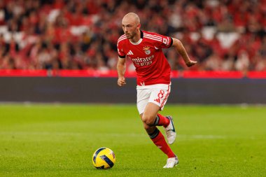Fredrik Aursnes, Liga Portekiz maçı sırasında SL Benfica ve Casa Pia AC (Maciej Rogowski / Ball Raw Images)