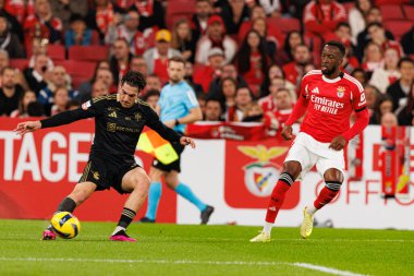 Gaizka Larrazabal ve Dodi Lukebakio, Liga Portekiz maçında SL Benfica ve Casa Pia AC (Maciej Rogowski / Ball Raw Images) arasında görüldü.)