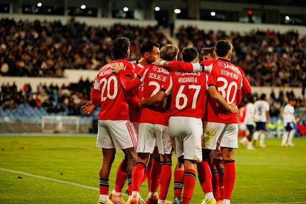Benfica oyuncuları, Atletico CP ve SL Benfica (Maciej Rogowski / Ball Raw Images) takımları arasında oynanan Taca De Portugal maçında Richard Rios 'tan gol üstüne gol atarken görüldü.)