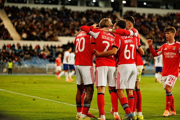 Benfica oyuncuları, Atletico CP ve SL Benfica (Maciej Rogowski / Ball Raw Images) takımları arasında oynanan Taca De Portugal maçında Richard Rios 'tan gol üstüne gol atarken görüldü.)