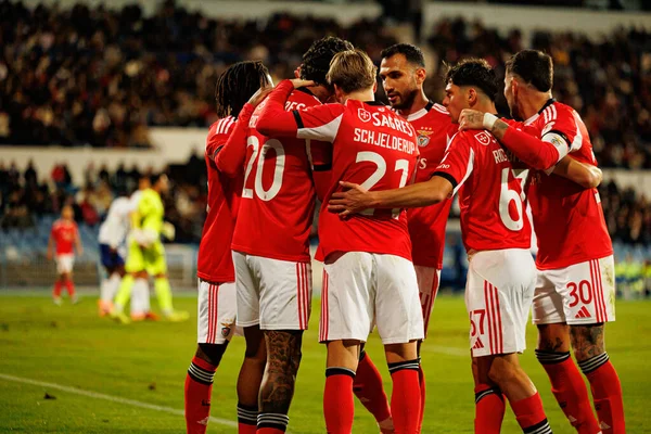 Richard Rios, Andreaas Schjelderup ve Rodrigo Rego, Atletico CP ve SL Benfica (Maciej Rogowski / Ball Raw Images) takımları arasındaki Taca De Portugal maçında gol attıktan sonra kutlama yaparken görüldü.)