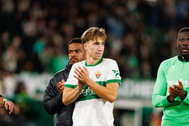 David Affengruber, Estadio Manuel Martinez Valero 'daki Elche CF ve Real Madrid FC takımları arasında LaLiga EA SPORTS maçı sırasında görüldü (Maciej Rogowski / Ball Raw Images)