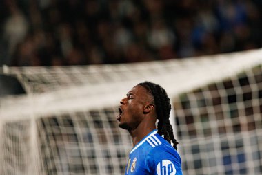 Eduardo Camavinga, Elche CF ve Real Madrid FC takımları arasında oynanan LaLiga EA SPORTS maçı sırasında Estadio Manuel Martinez Valero (Maciej Rogowski / Ball Raw Images)