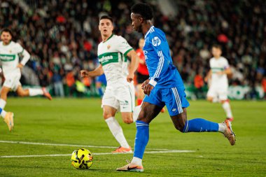 Vinicius Vini Junior, LaLiga EA SPORTS maçında Elche CF ve Real Madrid FC takımları arasında Estadio Manuel Martinez Valero (Maciej Rogowski / Ball Raw Images)
