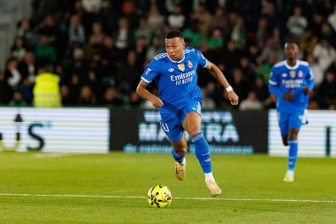 LaLiga EA SPORTS maçı sırasında Estadio Manuel Martinez Valero 'daki Elche CF ve Real Madrid FC takımları arasında Kylian Mbappe görüldü (Maciej Rogowski / Ball Raw Images)