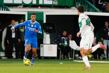 Trent Alexander-Arnold, Elche CF ve Real Madrid FC takımları arasında Estadio Manuel Martinez Valero (Maciej Rogowski / Ball Raw Images) maçında görüldü.)