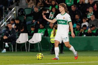 David Affengruber, Estadio Manuel Martinez Valero 'daki Elche CF ve Real Madrid FC takımları arasında LaLiga EA SPORTS maçı sırasında görüldü (Maciej Rogowski / Ball Raw Images)