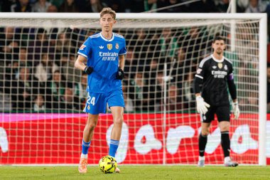 Dean Huijsen, Elche CF ve Real Madrid FC takımları arasında Estadio Manuel Martinez Valero (Maciej Rogowski / Ball Raw Images) maçında görüldü.)