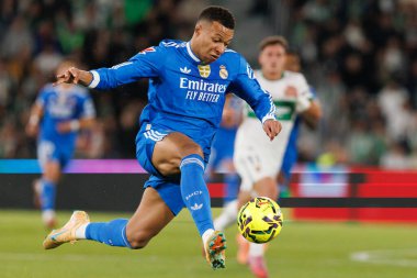  LaLiga EA SPORTS maçı sırasında Estadio Manuel Martinez Valero 'daki Elche CF ve Real Madrid FC takımları arasında Kylian Mbappe görüldü (Maciej Rogowski / Ball Raw Images)